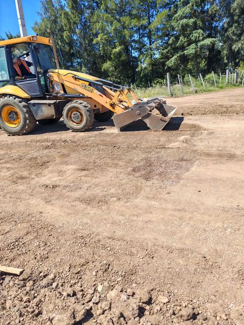 Caminería de acceso a subestación — foto 4