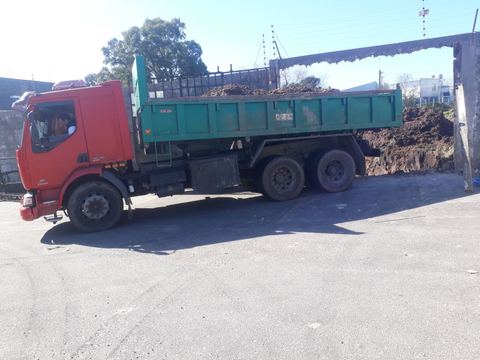 Movimiento de suelo y retiro de tierra — foto 2